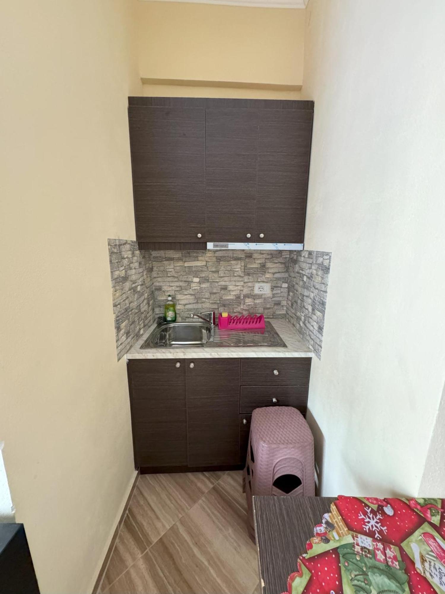 Adrian Agustin Rooms Lukove Bagian luar foto